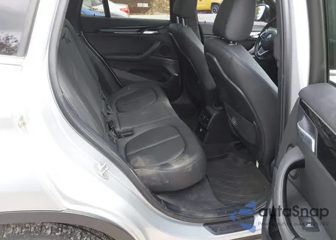 2018 BMW X1 xDrive28I из США, поврежденный, VIN WBXHT3C33J5F93395